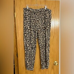 Posh Peanut women’s Leopard Print joggers XXL NWT